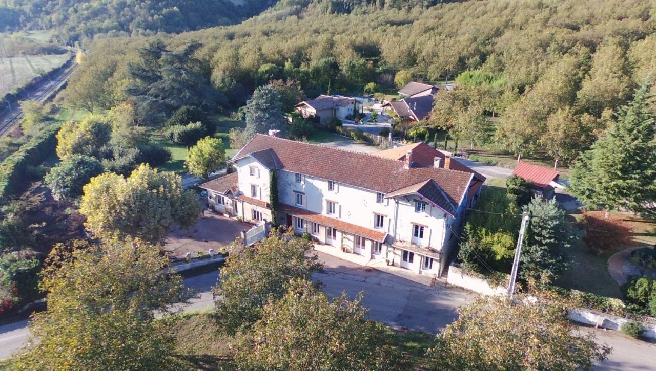 Chambres d´Hôtes Le Cèdre Bleu Saint-Lattier Exterior foto