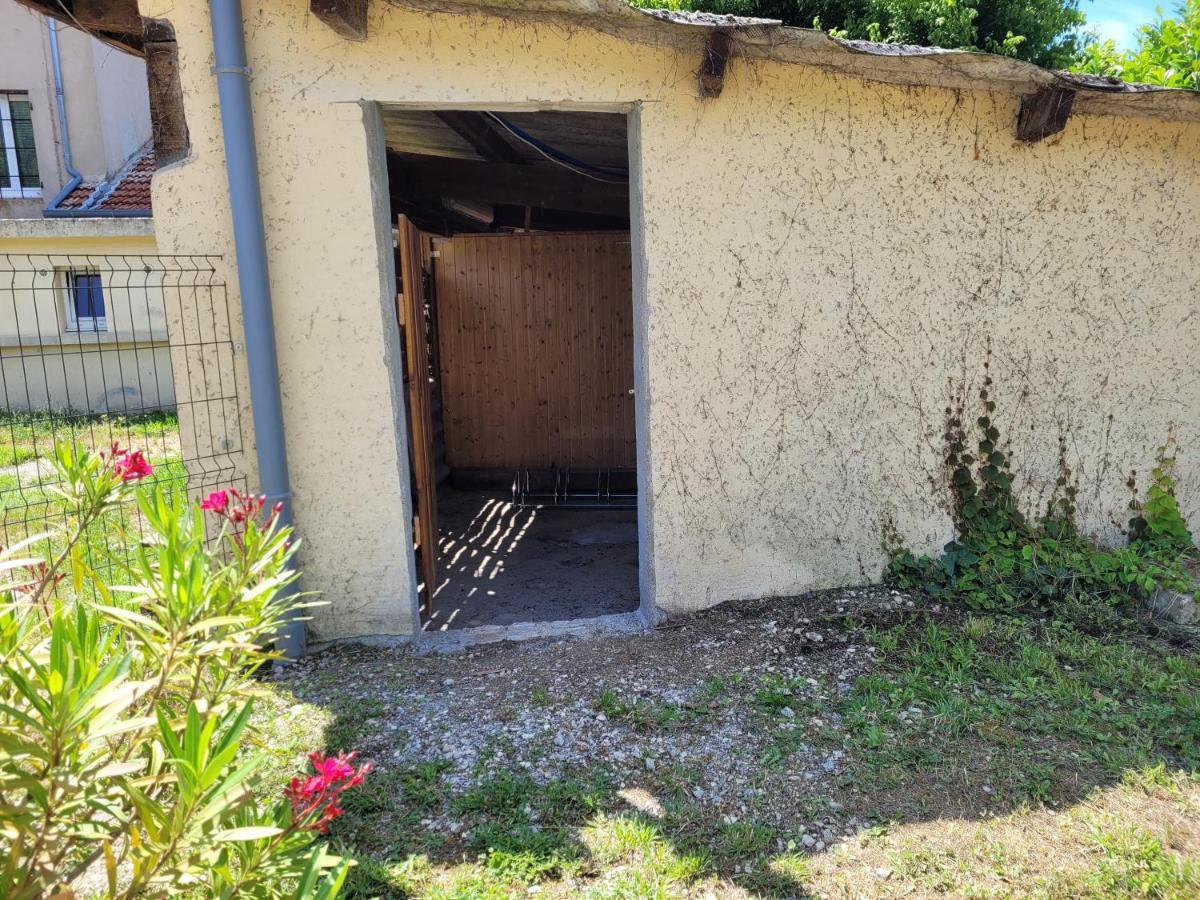 Chambres d´Hôtes Le Cèdre Bleu Saint-Lattier Exterior foto